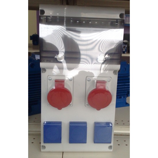 Skydelis su kištukiniais lizdais 632D.312W 10 DIN (1x16A 5p; 1x32A 5p; 3x220V) 
