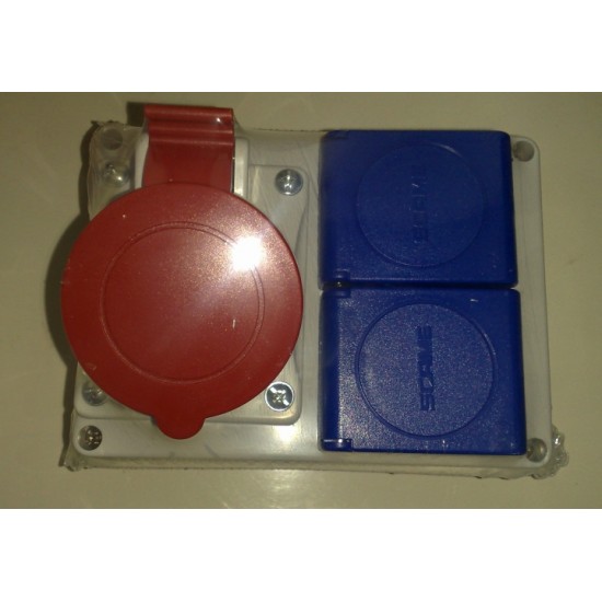 Skydelis su kištukiniais lizdais 686D.122 (1x16A 5p; 2x220V) 